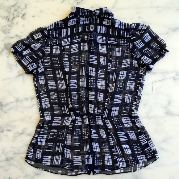 NWOT. The Limited Black and White Patterned Short Sleeve Button Down Sheer Shirt - Picture 6 of 6